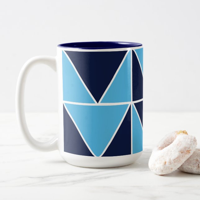 Blue Navy Blue Geometric Triangle Två-Tonad Mugg (Med munk)