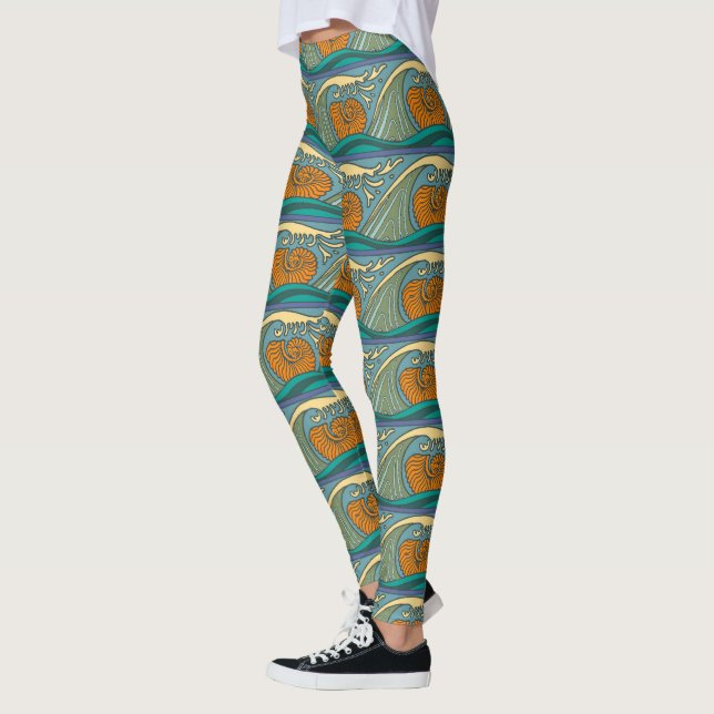 Blue Ocean Waves Nautilus Seashell Pattern Nouveau Leggings (Vänster)