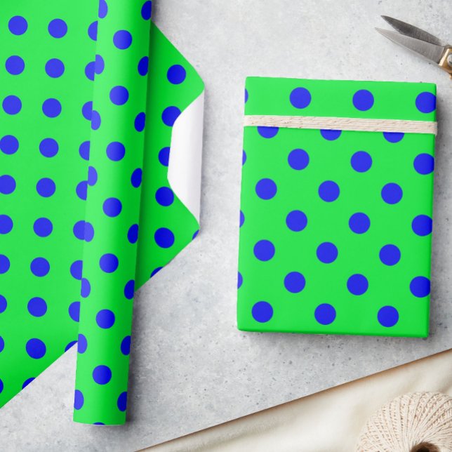 Blue On Green Polka Dots Pattern Design  Presentpapper (Skapare uppladdad)