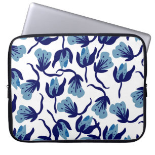 Blue Pansy-Blommigt: Handritad sömlös. Laptop Fodral