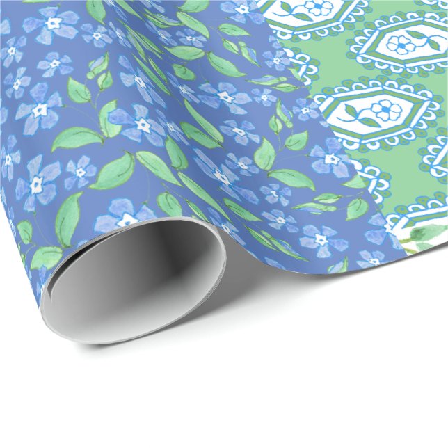 Blue Periwinkle Blommigt Boho Faux Patchwork Mönst Presentpapper (Rullad Hörn)