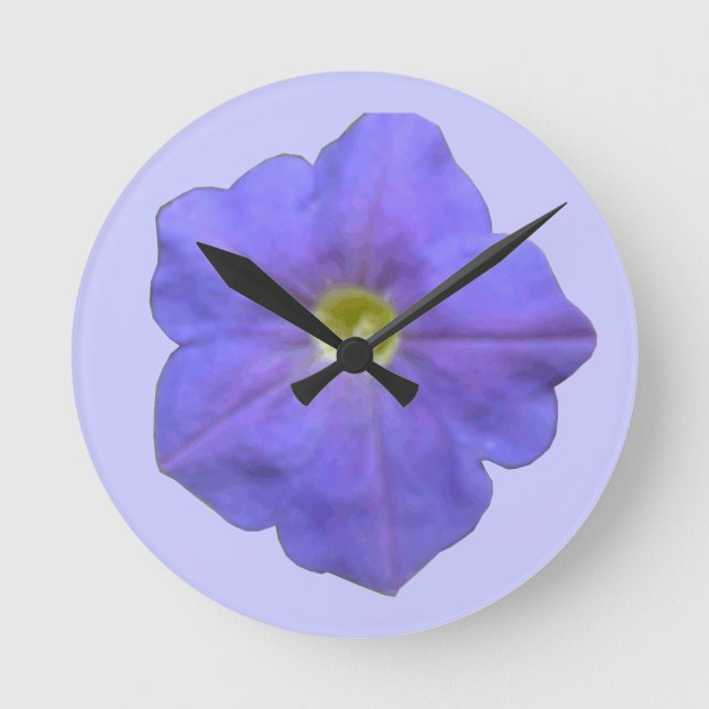 Blue Petunia Wall Clock Rund Klocka (Framsida)