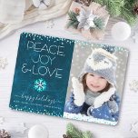 Blue Photo Peace Joy Kärlek Snowflake Anpassningsb Julkort<br><div class="desc">"Fred, glädje och kärlek." En roligt, lekfull, snöflingande illustration och modern typografi på en rik, djupfärgad vattenfärgsbakgrund i tealblått marmor hjälper dig att sätta dig in i julhelgen, tillsammans med den anpassningsbar du väljer. Faux turcoise foil och white conetti doktar ram kortet. Känn helgdagarnas värme och glädje när du skickar...</div>