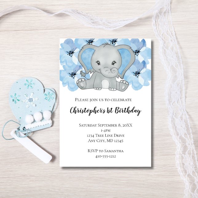 Blue Pojke Elephant Flowers First Birthday Inbjudningar (Blue Elephant and Flowers Baby Boy 1st Birthday Invitation.)