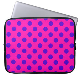 Blue polka dots on fuchsia laptop fodral