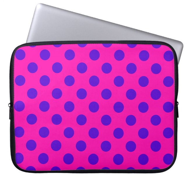 Blue polka dots on fuchsia laptop fodral (Framsidan)