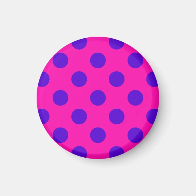 Blue polka dots on fuchsia magnet (Framsidan)