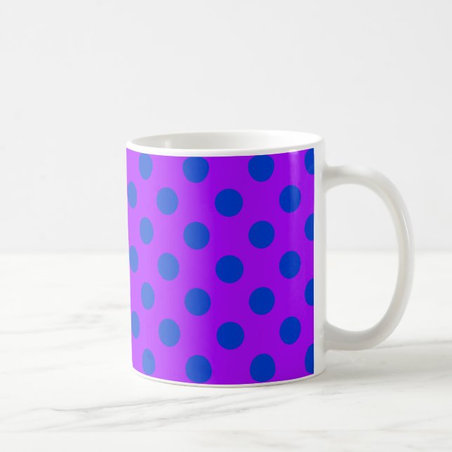 Blue polka dots på lila kaffemugg (Höger)
