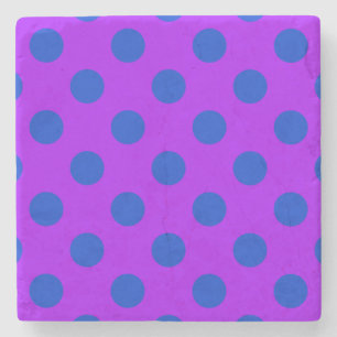 Blue polka dots på lila stenunderlägg