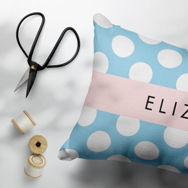 Blue Polka dots, Polka Dot Mönster, ditt namn Prydnadskudde (Skapare uppladdad)