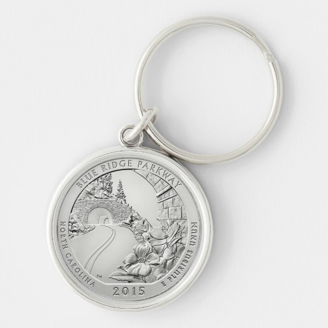 BLUE RIDGE PARKWAY COIN RUND SILVERFÄRGAD NYCKELRING (Framsidan)