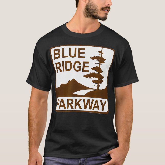 Blue Ridge Parkway Road-skylt T Shirt (Framsida)