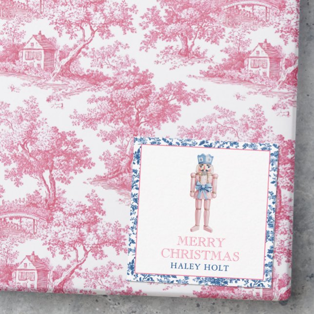 Blue & Rosa Chinoiserie Toile Jul Nutcracker Anteckningskort (Photo of a pink and blue chinoiserie christmas gift with a gift enclosure card.)