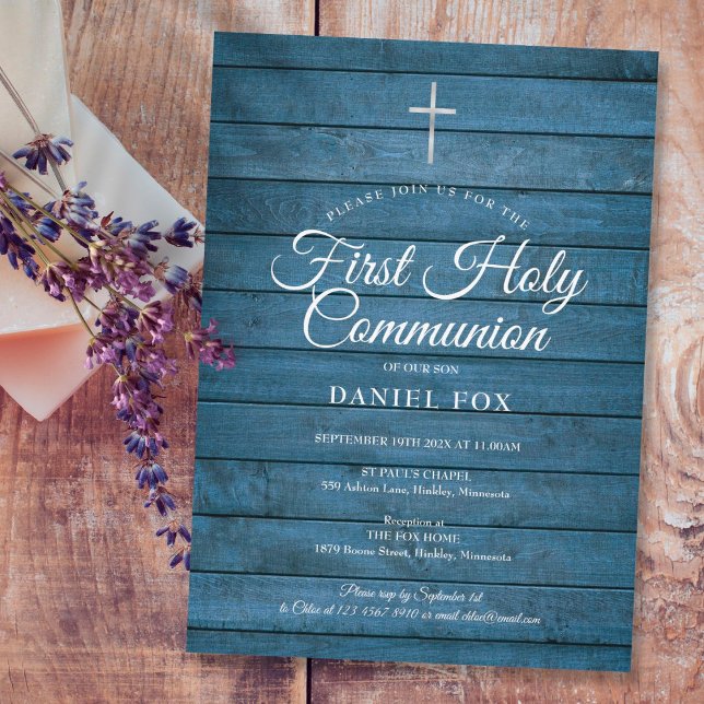 Blue Rustic Wood First Heliga Communion-inbjudan Inbjudningar (Skapare uppladdad)