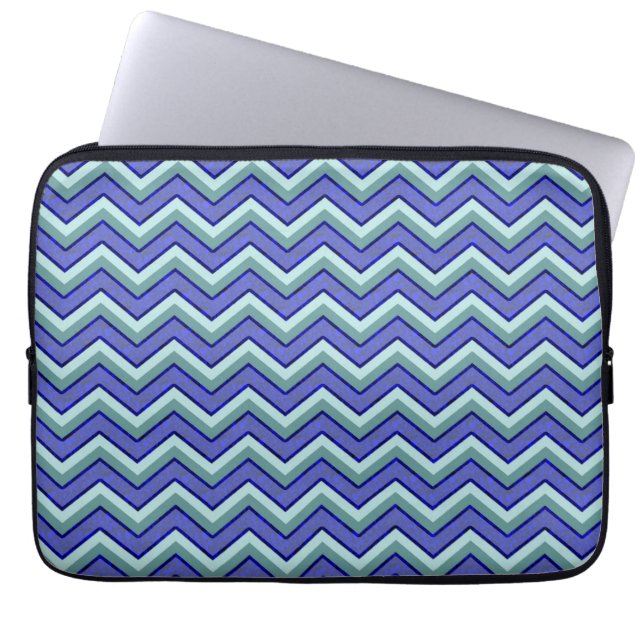 Blue Sapphire Chevron Mönster Laptop Sleeve (Framsidan)
