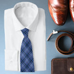 Blue Scottish Tartan Chic Snyggt Mönster Slips<br><div class="desc">Den här designen har en enkel blå snyggt mönster #tartan #scottish #mode #mode #snyggt #trendig #ties #suitassets #accessoarer #present #gifts #giftsforhim #giftsforboys #giftsformen formen</div>