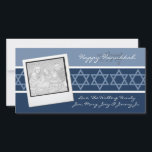 Blue Shalom Hanukkah Photo Cards Julkort<br><div class="desc">Skicka Hanukkah önskemål till familj och vänner med det här Menorah-fotokortet. Enkel att anpassa med eget foto,  namn osv. och levereras med ett kuvert.</div>