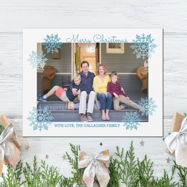Blue Shimmering Chic Snowflake Helgdag Photo Julkort (Blue Shimmering Chic Snowflake Holiday Photo Card)