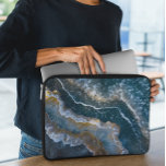 Blue Stone Agate - titta på makrofoto Laptop Fodral<br><div class="desc">Den här designen kan vara personlig om du väljer Redigera design. Du kan också överföra till andra objekt. Kontakta mig på colorflowcreations@gmail.com eller använda alternativet chatta överst på sidan om du vill ha den här designen på en annan produkt eller behöver hjälp med den här designen. Jag kan inte hjälpa...</div>