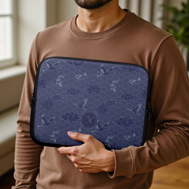 Blue Traditional Japanese Wave Seigaiha Monogram Laptop Fodral (Skapare uppladdad)