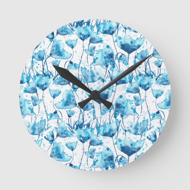 Blue Watercolor Daisies Rund Klocka (Framsida)