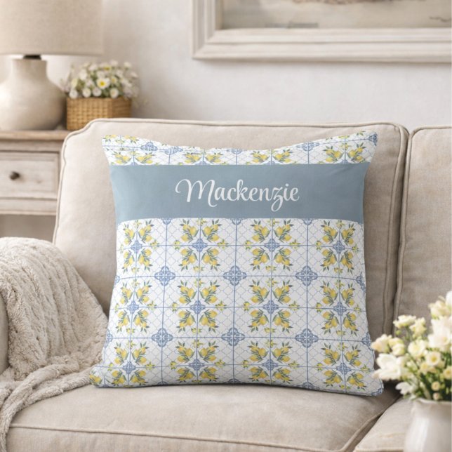 Blue Watercolor French Country Lemon Name Monogram Kudde (Skapare uppladdad)