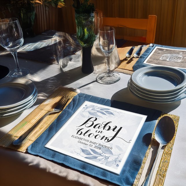 Blue Watercolor Löv Baby Shower Baby i Bloom Pappersservett (Skapare uppladdad)