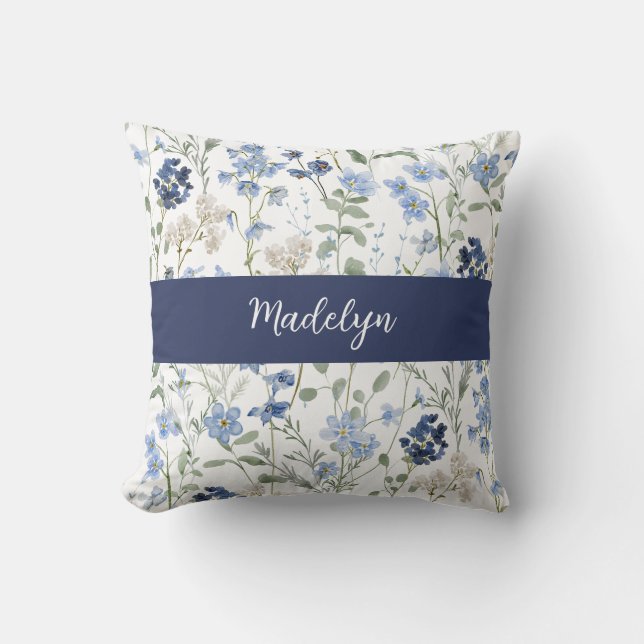 Blue Watercolor Wildflower Monogram Name Kudde (Framsida)