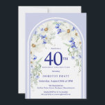 Blue White Blommigt Boho Arch 40:e födelsedagen Pa Inbjudningar<br><div class="desc">Ett sådant söt blått och vitt blommönster dekorerar en Boho-båge. Vita daisy i eleganten och blå ängsblommor skapar perfekt vår och sommarpaletten. Skarp blå text mot den vita bakgrunden. Utformning av kvinnor och eleganter. Det här objektet är en del av samlingen Boho Arch Blue and White Blommigt.</div>