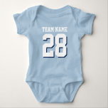 Blue White Football Jersey Sports Baby Romper T Shirt<br><div class="desc">Cute-fotbollens jersey-bodykostym för baby. Idrotten mamma och pappa kärlek. Det är bara naturligt att baby också borde. Cute baby-karosseri i blått och vitt royal. Du kan anpassa namn och spelnumret på framsidan och baksidan av tröjan. Inte bara för fotbollen fläkt. Vilken sportfantast som helst kommer att uppskatta den här utformningen....</div>