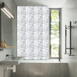 Blue White Hand plockade Snäckor Beach, sommar Kakelplatta<br><div class="desc">Ett dekorativt sommartema för hand plockade blå och vit snäcka. En illustrerad design av blå snäckor och stjärnfisk som är perfekt för sommardekoration,  temapartyn på stranden och personliger. Denna snäcka är perfekt för alla som kärlek nautiska teman,  havet,  stranden och hand plockade illustrationer.</div>