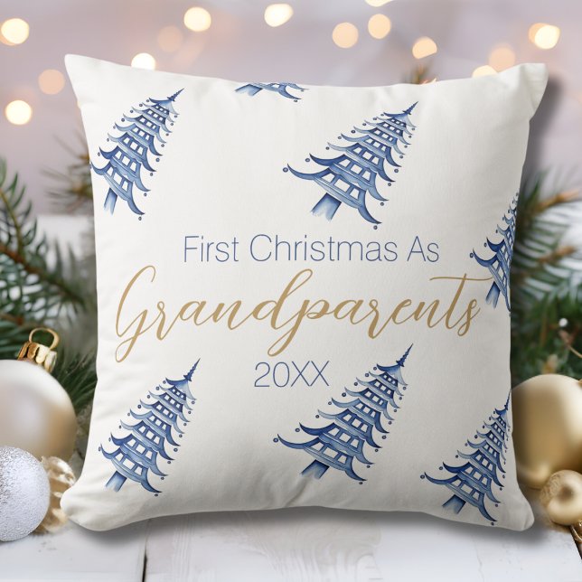 Blue White Pagoda Julgran Första jul Kudde (Blue White Pagoda Christmas Tree First Christmas Throw Pillow)