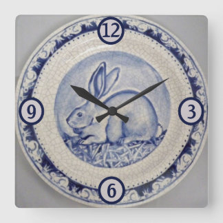 Blue & White Rabbit Bunny Pottery China Dedham Art Fyrkantig Klocka