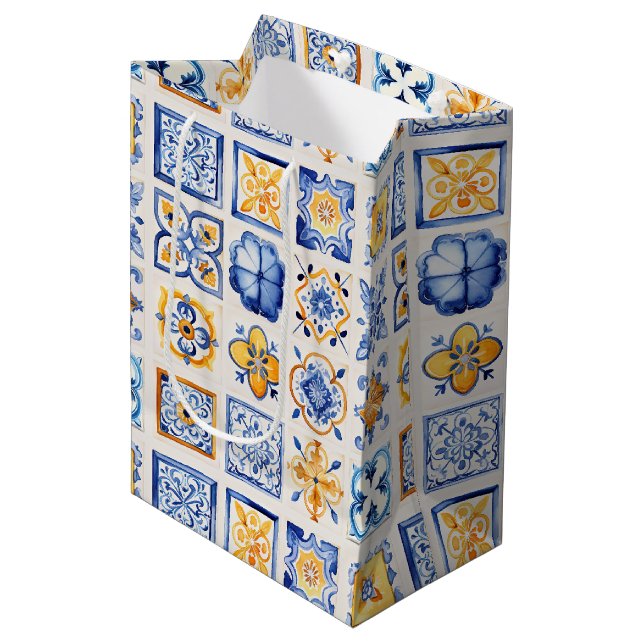Blue White Yellow Tiles Pattern Wine, Small, (Framsidan Vinklad)