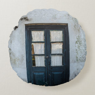 BLUE WOODEN DOOR PANEL IN WHITE BYGGNAD RUND KUDDE