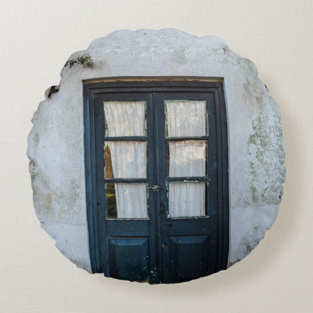 BLUE WOODEN DOOR PANEL IN WHITE BYGGNAD RUND KUDDE (Framsidan)