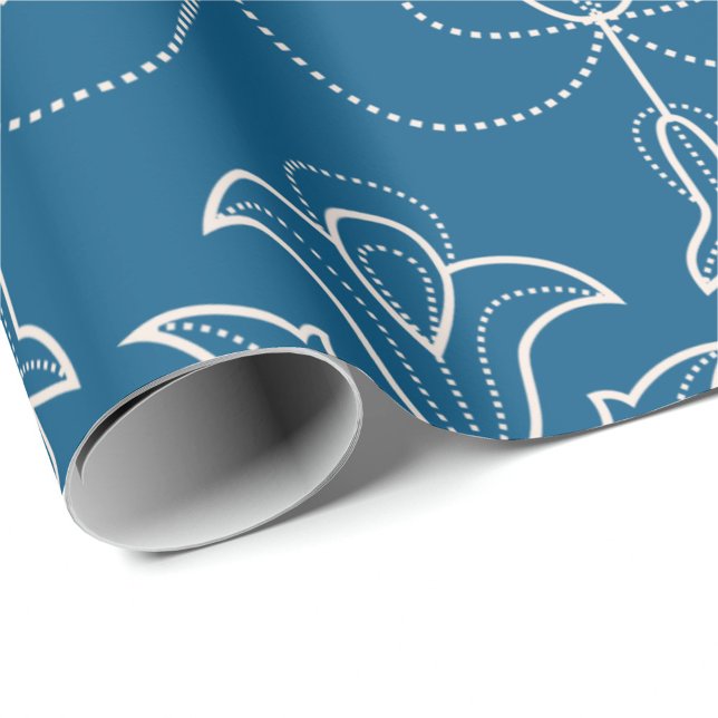 Blue wrapping paper with white floral pattern  presentpapper (Skapare uppladdad)