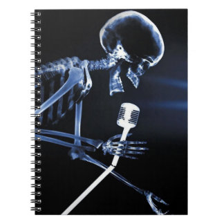 Blue X-Ray Vision Skeleton Singing on Mic Anteckningsbok