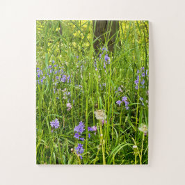 Bluebells & Dandelions in Wild Spring Grass Pussel