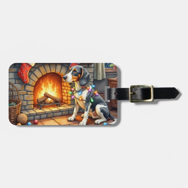 Bluetick Coonhound Fireplace with Christmas Lights Bagagebricka (Horisontell Framsida)