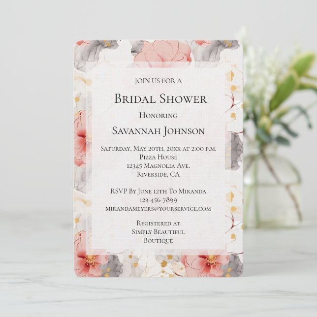 Blush Coral Grey Floral Bridal Shower  Inbjudningar (Stående Fram)