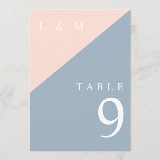 Blush Dammig Blå Monogram Bröllops Bordnummer Inbjudningar (Framsida)