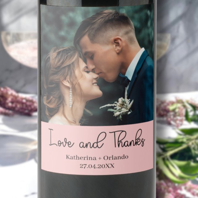 Blush Pink Elegant Wedding Love and Thanks Photo Vinflaska Etikett (Skapare uppladdad)