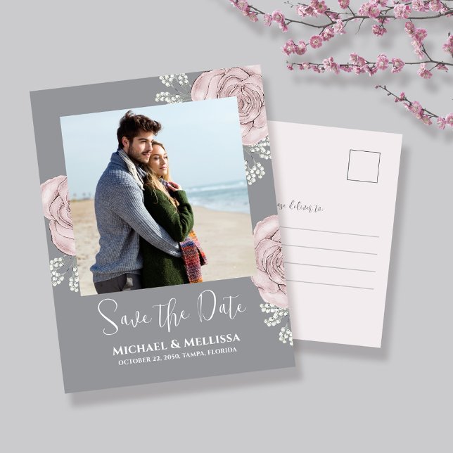Blush Pink Floral Wedding Save the Date Photo Meddelande Vykort (Wedding save the date photo postcard.)