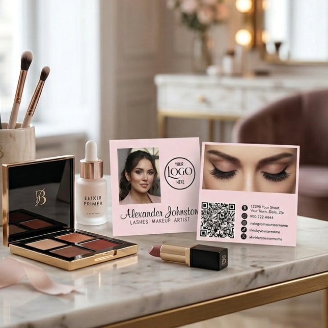 Blush Pink Lashes Makeup Artist Photo QR Code Fyrkantigt Visitkort (Blush Pink Lashes Makeup Artist Photo QR Code Square Business Card )