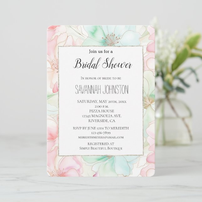Blush Pink Mint Flowers Bridal Shower Inbjudningar (Stående Fram)