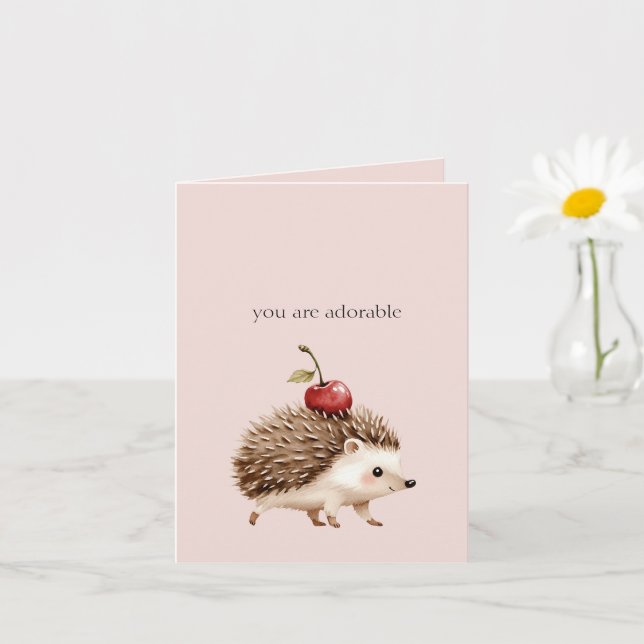 Blush Pink Red Cherry Adorable Hedgehog Kort (Liten växt)