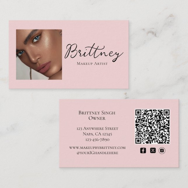 Blush Pink Script QR Code Photo Makeup Visitkort (Fram/baksida)