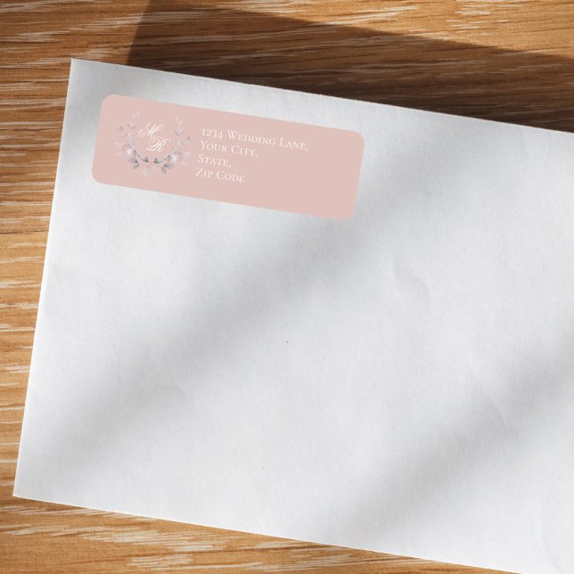 Blush Pink Wedding Monogram Floral Script Returadress Etikett (Blush pink monogram return address label on envelope, soft romantic wedding style)