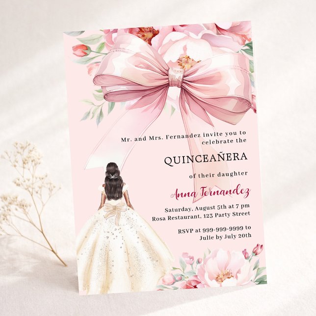 Blush rosa blomsterklänning med Quinceanera-båge Inbjudningar (Skapare uppladdad)